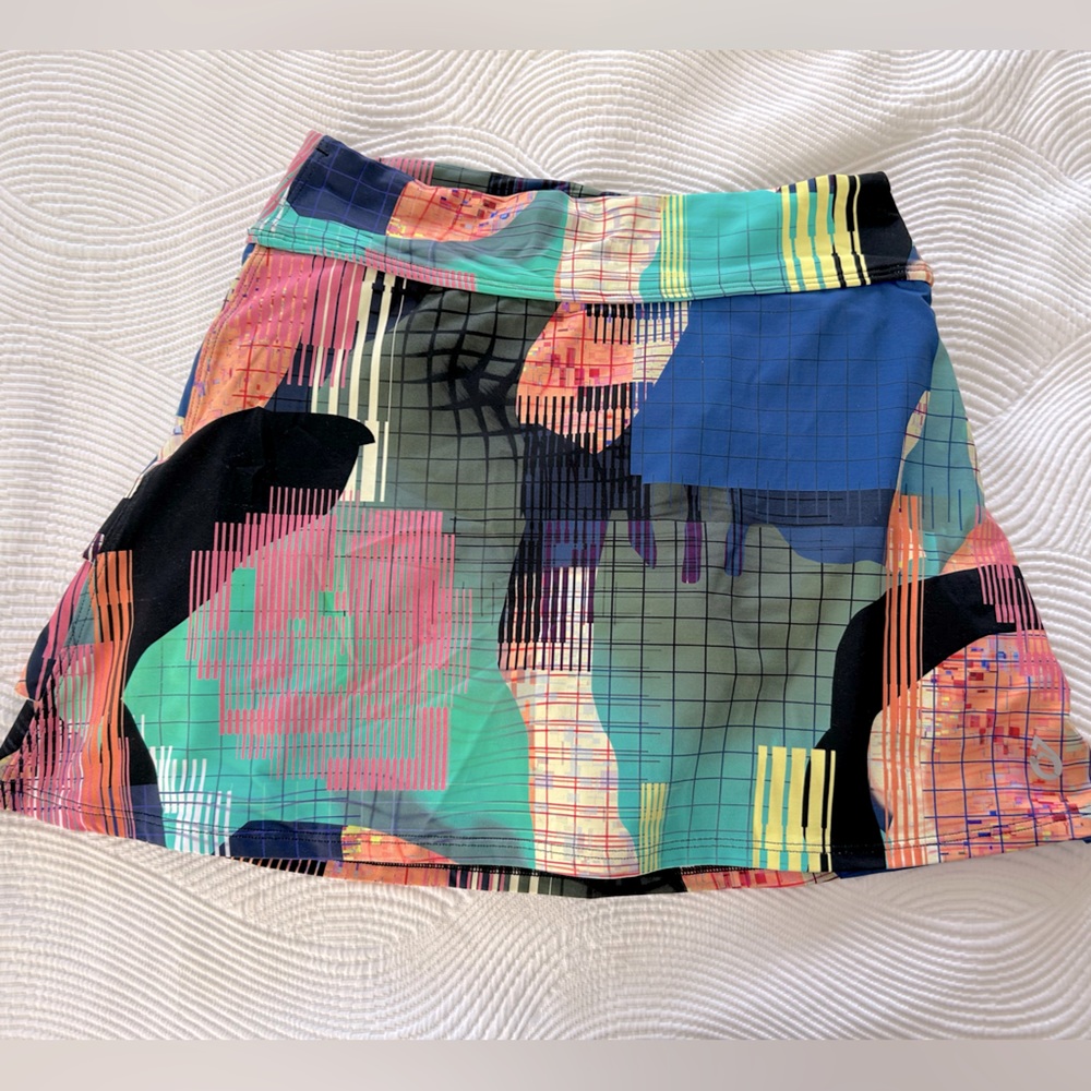 Dona Jo- multi colored geometric print pickleball/tennis/ golf skirt